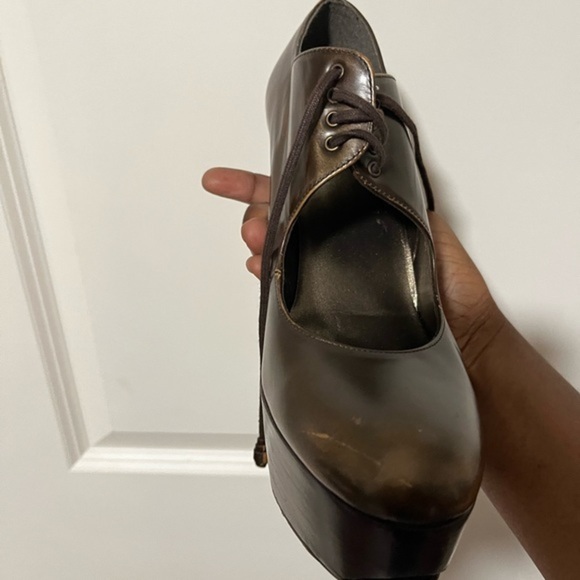 Stuart Weitzman unique heel shoe little distressed style - Picture 15 of 15